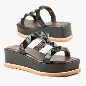 All Black Pyramid T-Strap Platform Square Toe Studded Sandals Matte Black Sz 40